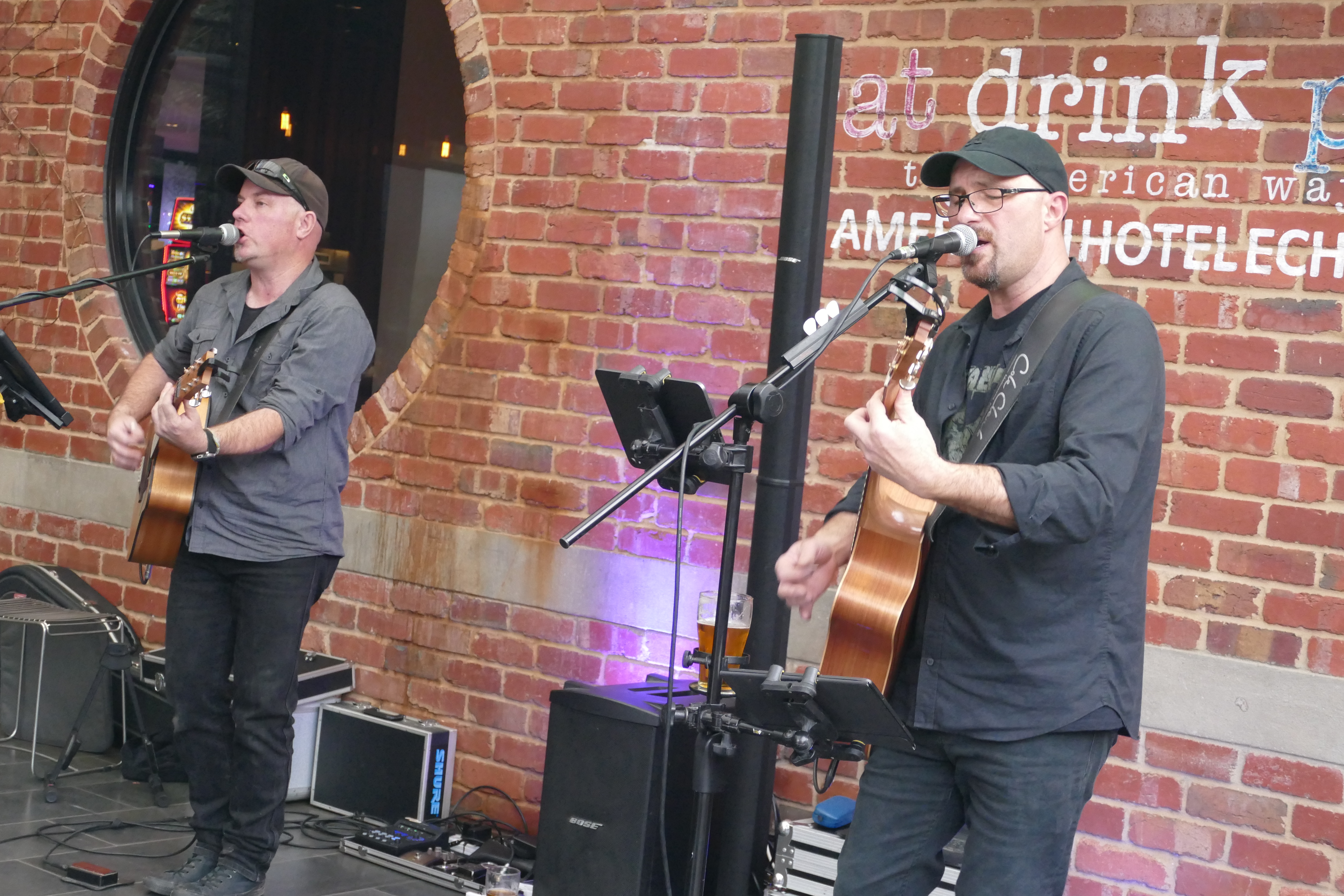 Simbolikly Rogue performing live at The American Hotel Echuca