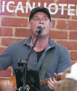 Simon Ward